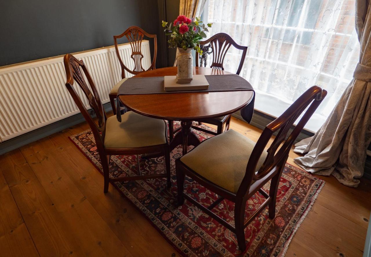Quay Street Seaside Cottage สการ์โบโรห์ ภายนอก รูปภาพ